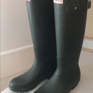 Matte Olive tall Hunter rain boot